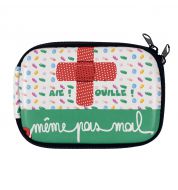 Trousse à médicaments Même pas mal Derrière la porte